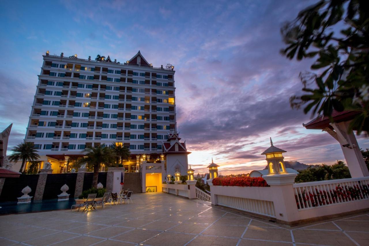 Grand Pacific Sovereign Resort & Spa Cha-Am Exterior photo