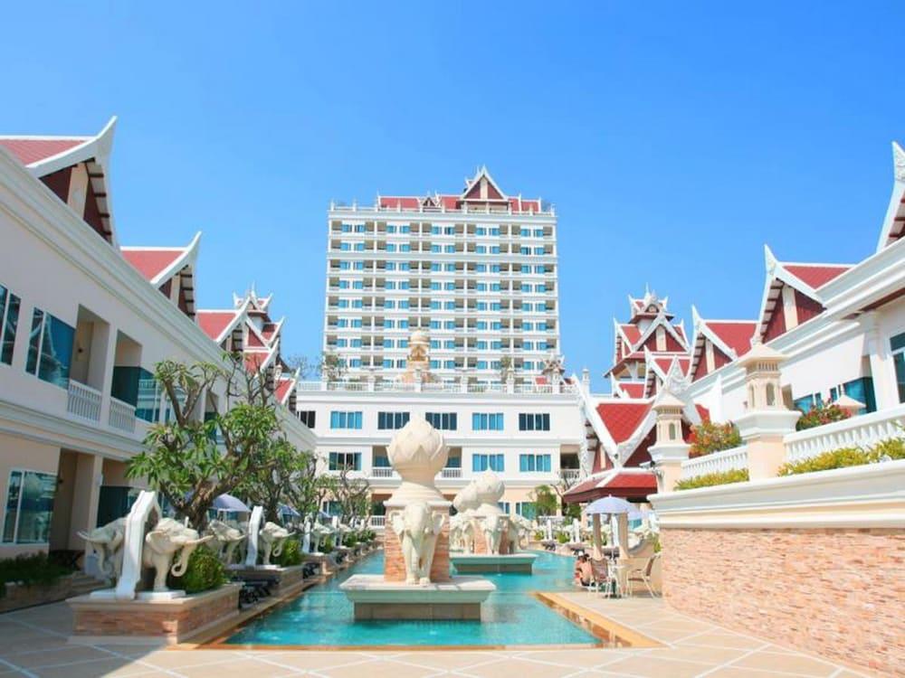 Grand Pacific Sovereign Resort & Spa Cha-Am Exterior photo